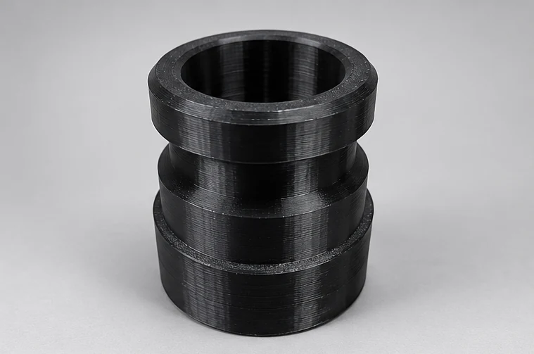 Componente cilíndrico negro